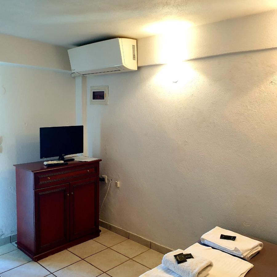 Mini Room In Old Town Кавала Экстерьер фото